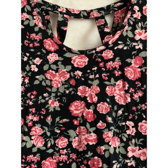 Floral Top - Picture 2 of 4